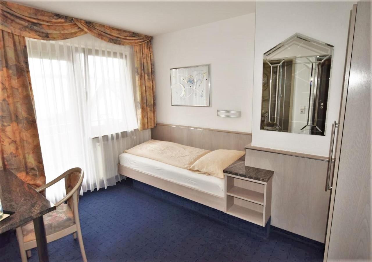 Hotel Alena - Kontaktlos Check-In Filderstadt Esterno foto
