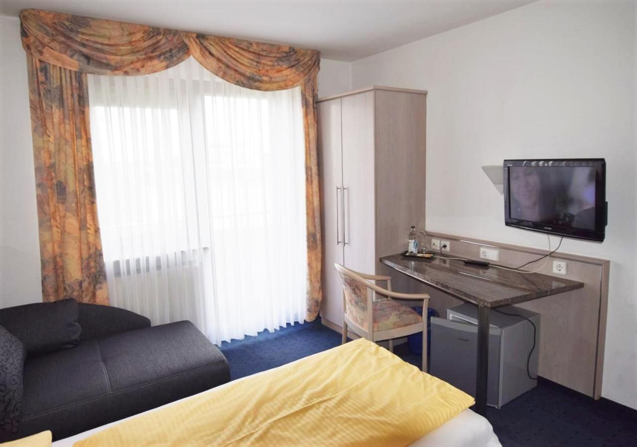 Hotel Alena - Kontaktlos Check-In Filderstadt Esterno foto