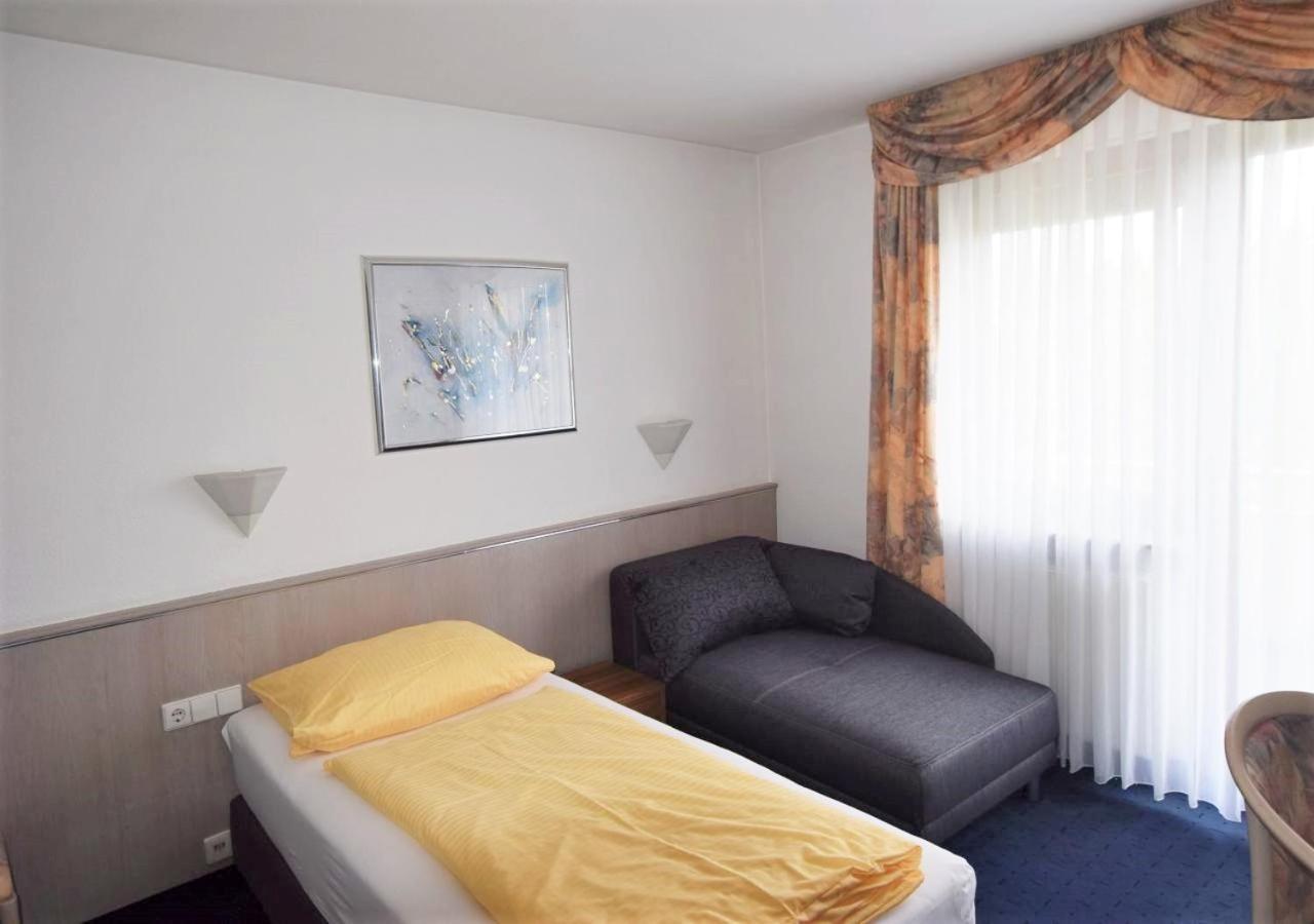Hotel Alena - Kontaktlos Check-In Filderstadt Esterno foto