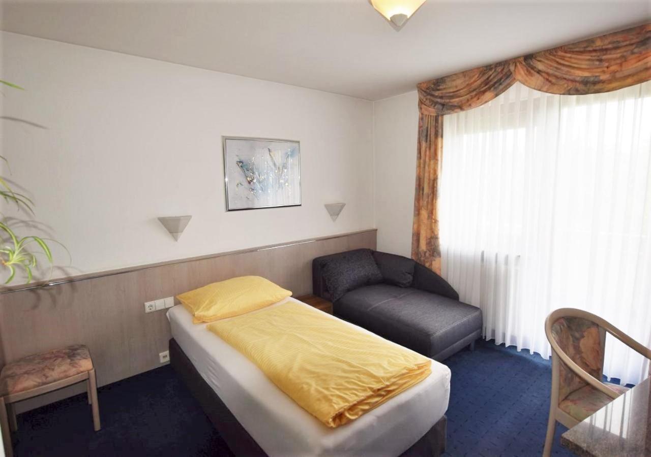 Hotel Alena - Kontaktlos Check-In Filderstadt Esterno foto
