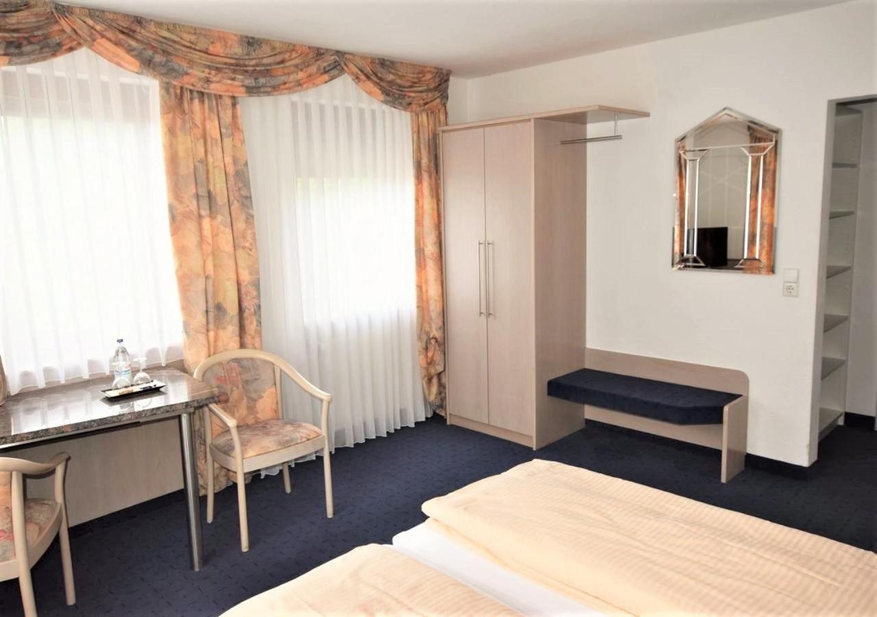 Hotel Alena - Kontaktlos Check-In Filderstadt Esterno foto