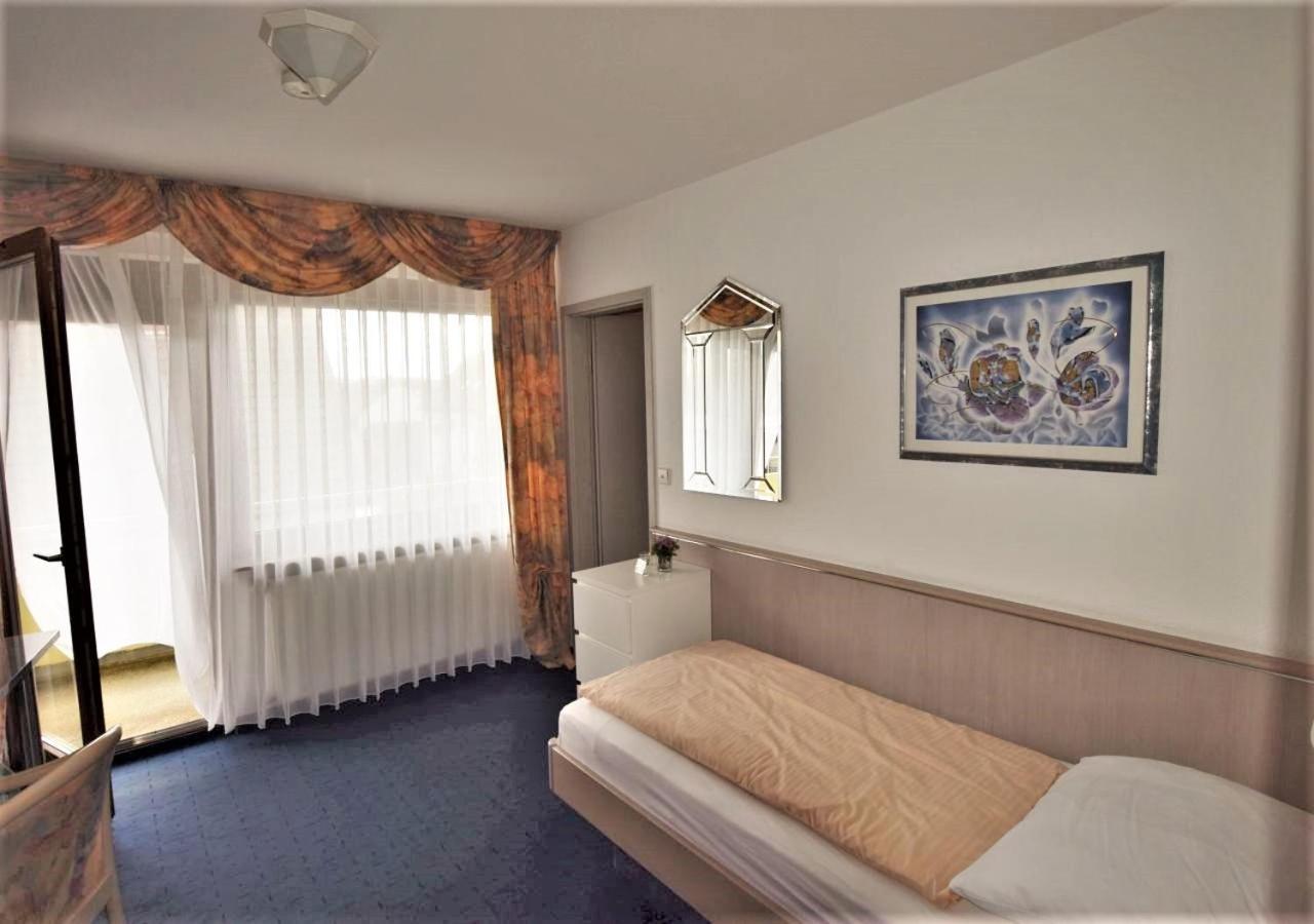Hotel Alena - Kontaktlos Check-In Filderstadt Esterno foto