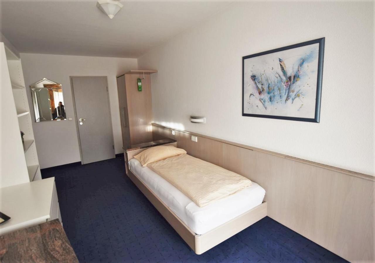 Hotel Alena - Kontaktlos Check-In Filderstadt Esterno foto