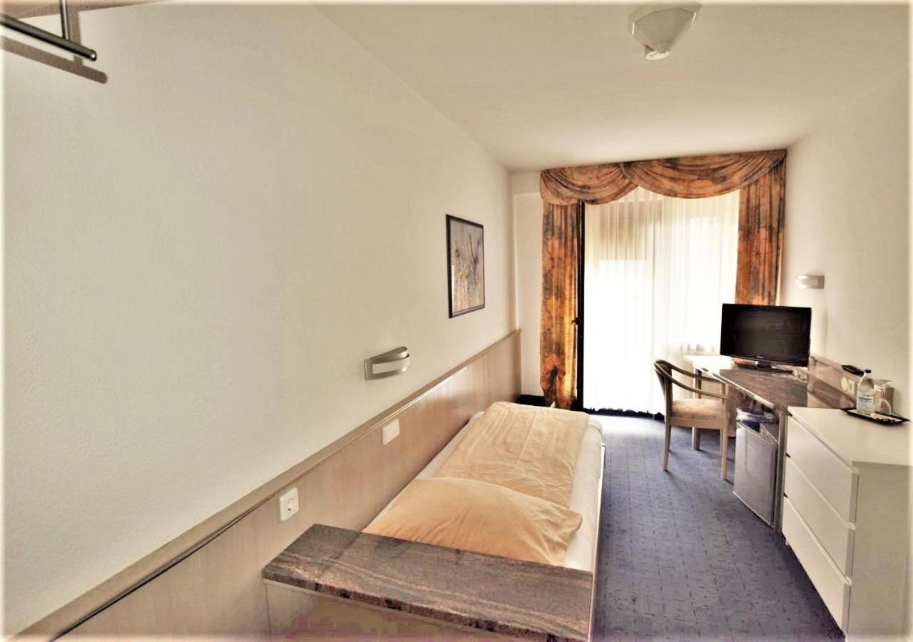 Hotel Alena - Kontaktlos Check-In Filderstadt Esterno foto