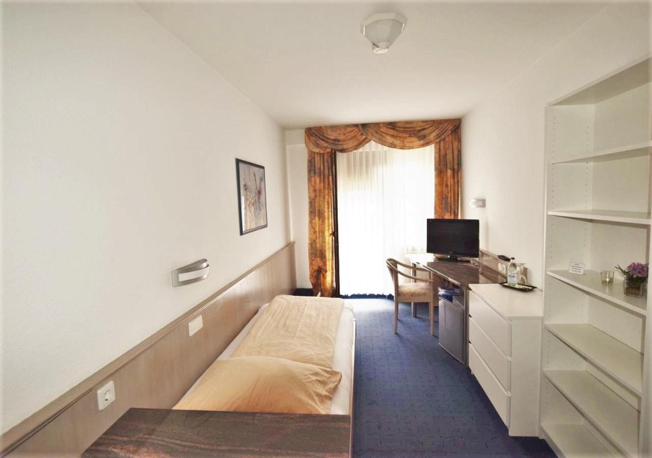 Hotel Alena - Kontaktlos Check-In Filderstadt Esterno foto