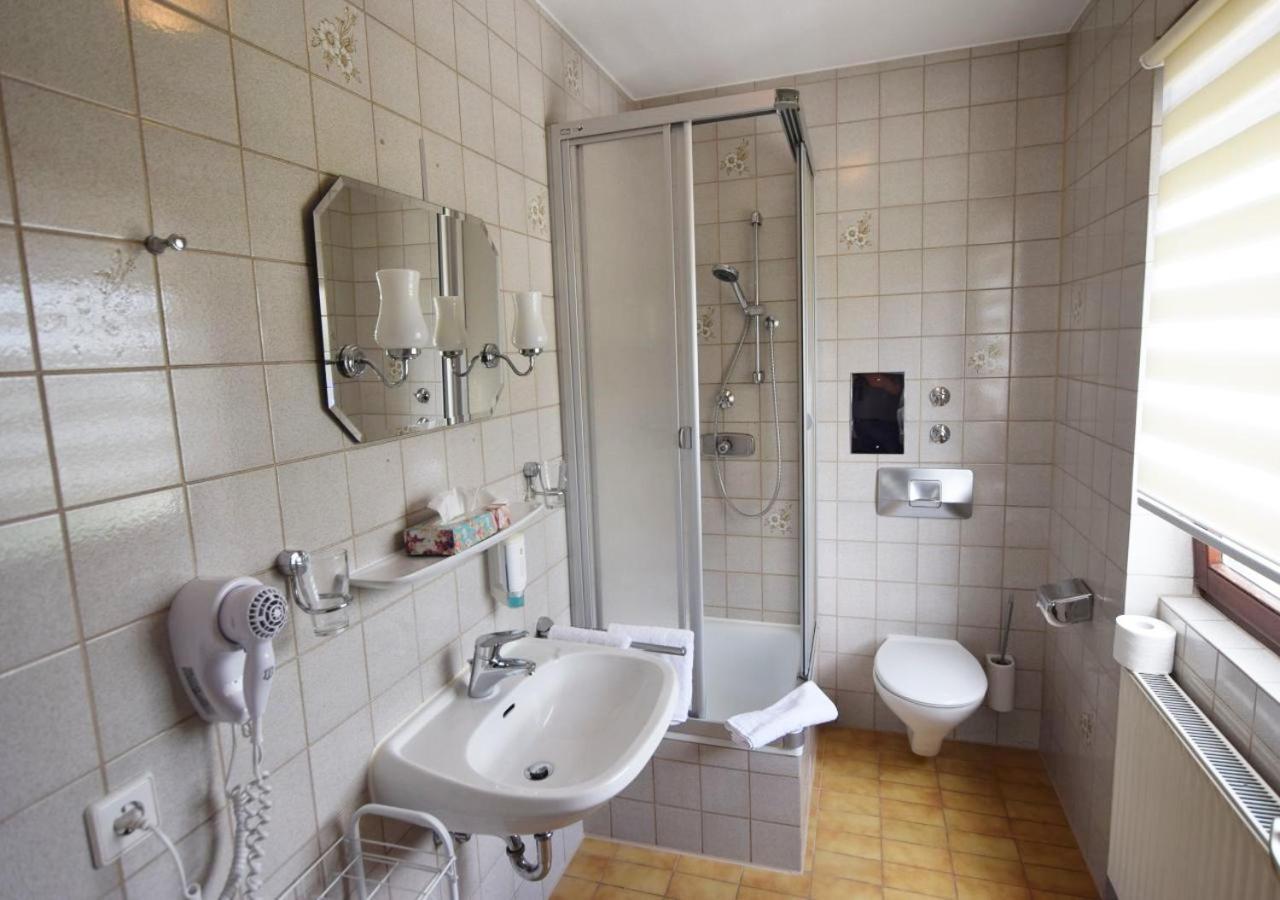 Hotel Alena - Kontaktlos Check-In Filderstadt Esterno foto