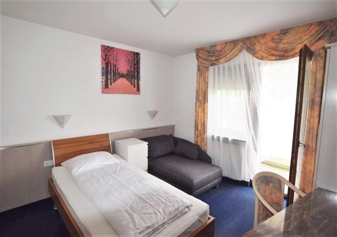 Hotel Alena - Kontaktlos Check-In Filderstadt Esterno foto